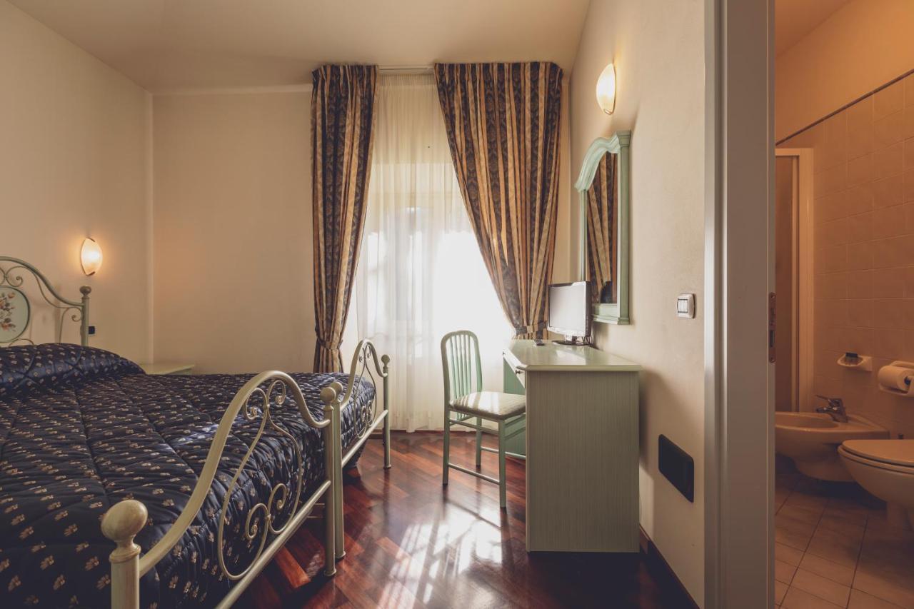 Albergo Ristorante Pasqui Rocca San Casciano Экстерьер фото